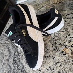 Puma sneakers